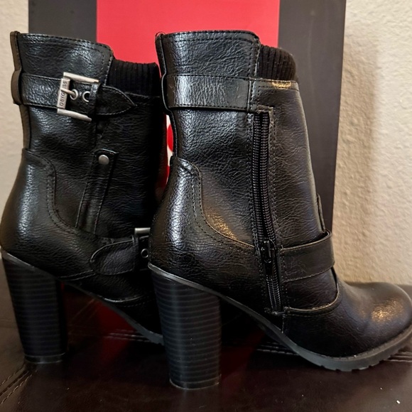 Black Faux Leather Ankle Boots G by Guess Sz 5.5 - Picture 9 of 14